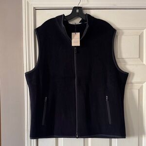 Brand new Peter Millar Navy  Zip-Up Vest men XL
